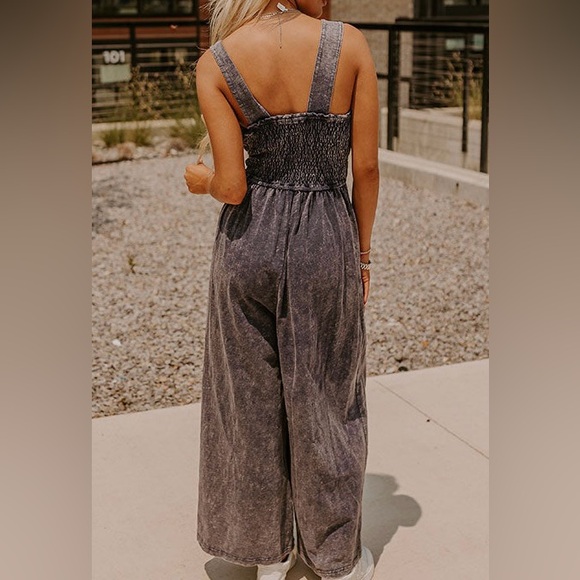 NWT UMGEE Mineral Washed Navy Smocked Back Wide Leg Jumpsuit Jumper - Picture 4 of 5